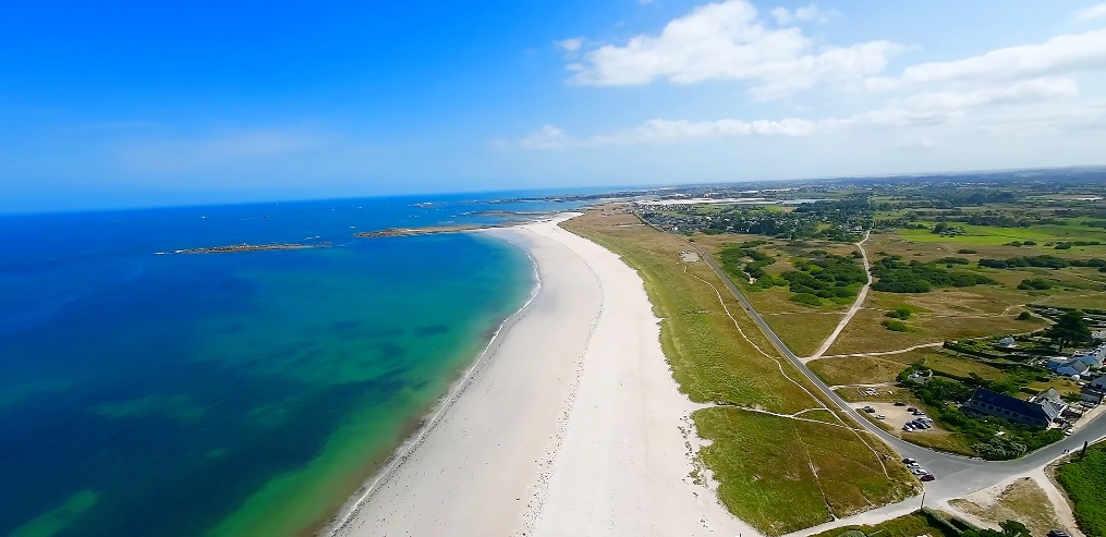 Wingfoil spot Plage du Vougo in Guissény, Finistère Nord, Bretagne, France