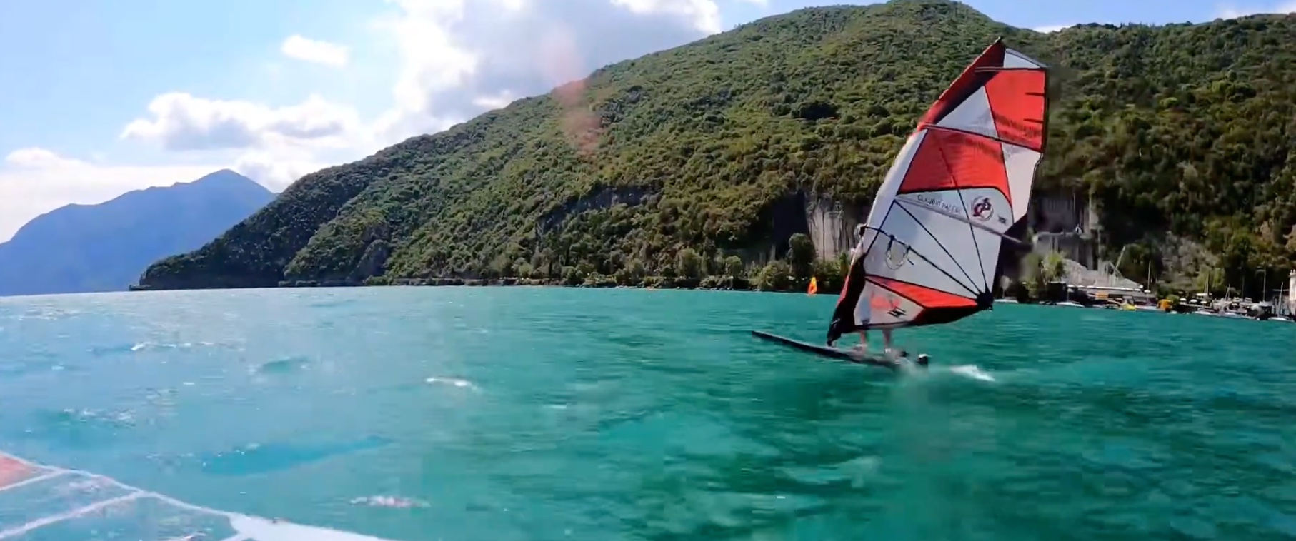 Wingfoil spot Lago d'Iseo in Toline, Italy